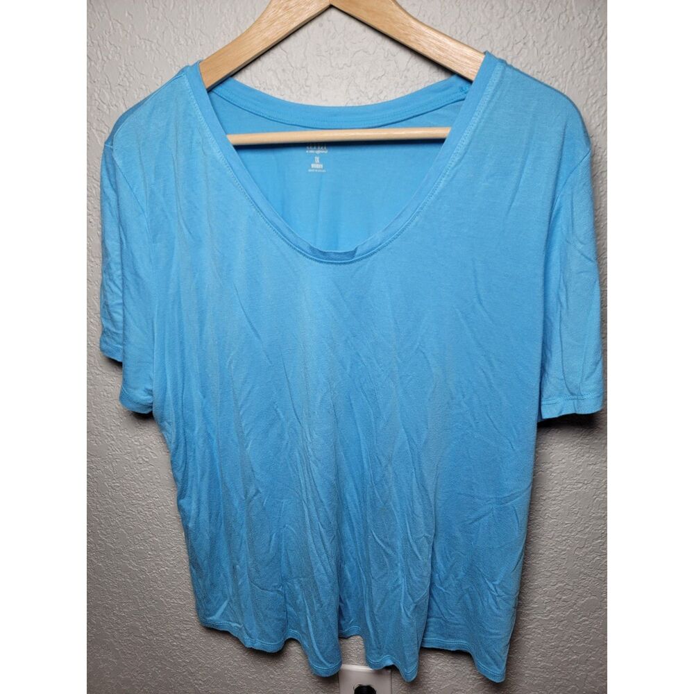 A.N.A A New Approach V-Neck T-Shirt Womens 1X Blue Short Sleeve Solid Tee